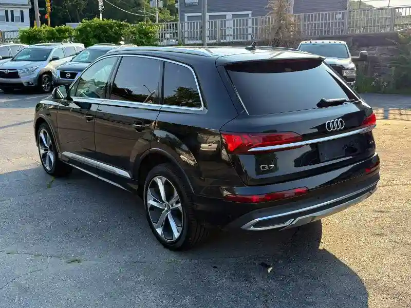 WA1LXBF78PD011866 2023 AUDI Q7-1