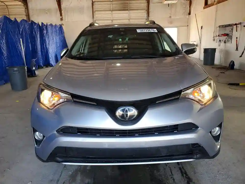 JTMWFREVXJJ194968 2018 TOYOTA RAV4-4