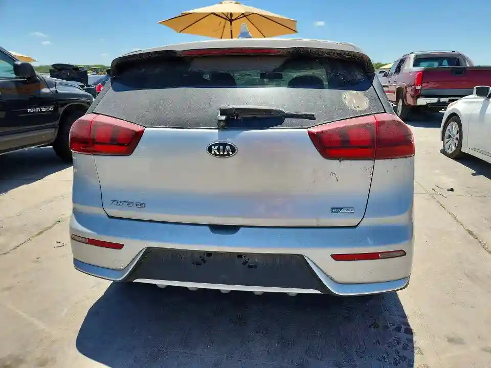 KNDCB3LC6H5057476 2017 KIA NIRO-5