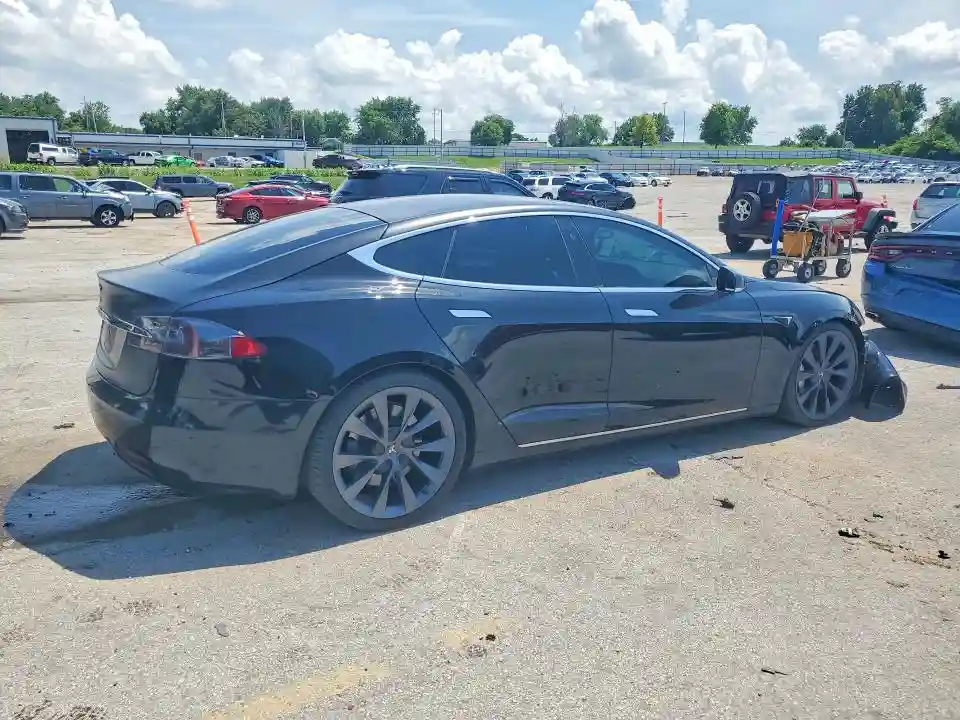 5YJSA1E23MF424415 2021 TESLA MODEL S-2