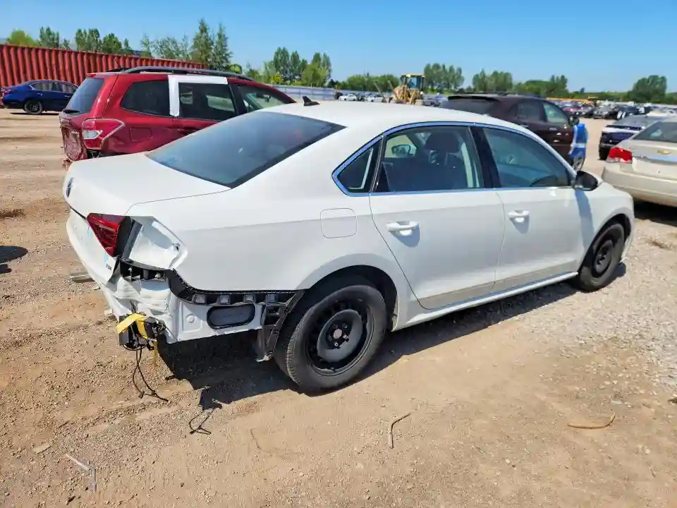 1VWBA7A38JC042839 2018 VOLKSWAGEN PASSAT-2