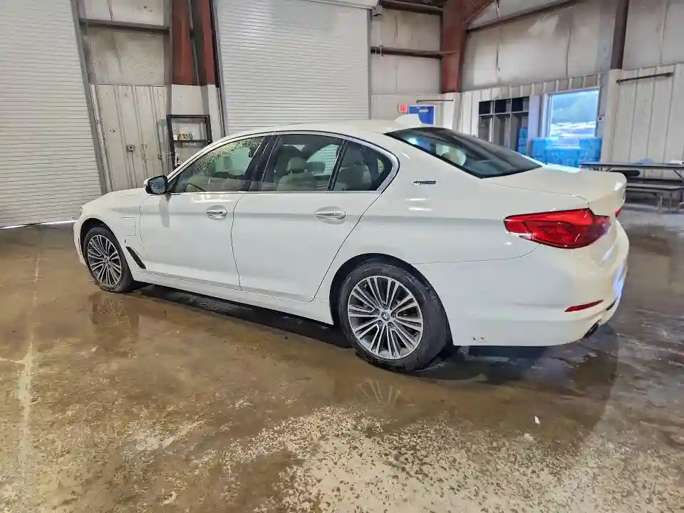 WBAJB1C55JB083990 2018 BMW 5 SERIES-1