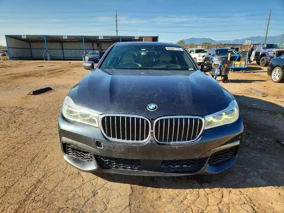 WBA7F0C30HGM22224 2017 BMW 7 SERIES-4