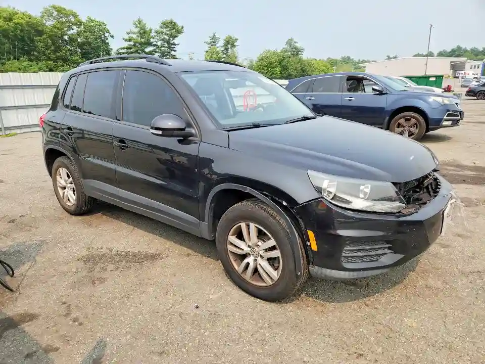 WVGAV7AXXHK023534 2017 VOLKSWAGEN TIGUAN-3