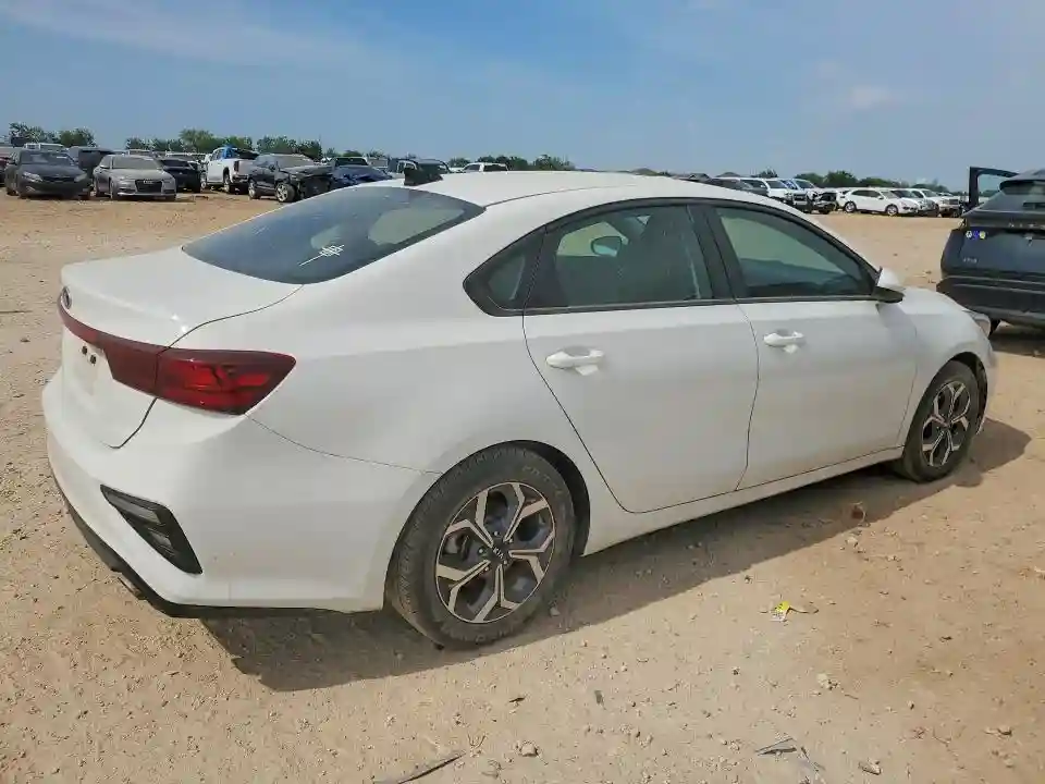 3KPF24AD8ME339339 2021 KIA FORTE-2