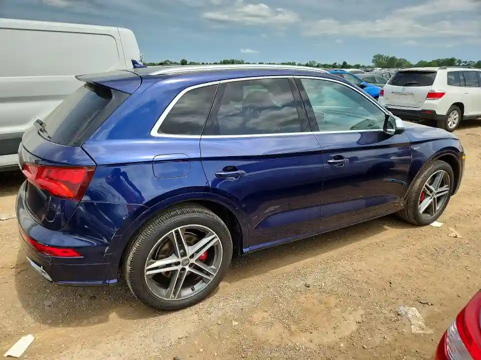 WA1A4AFY6J2028901 2018 AUDI SQ5-2