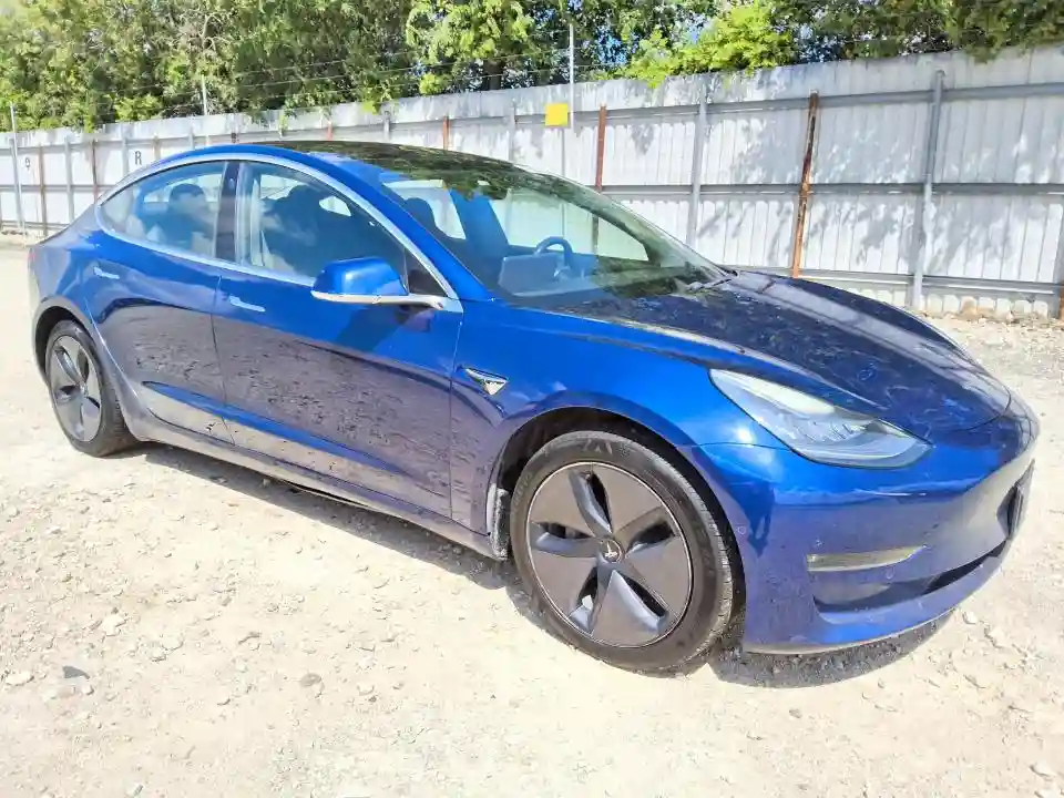 5YJ3E1EA1JF041715 2018 TESLA MODEL 3-3