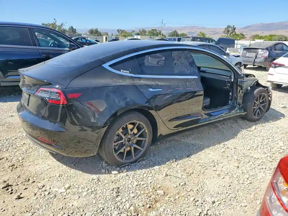 5YJ3E1EAXJF171802 2018 TESLA MODEL 3-2