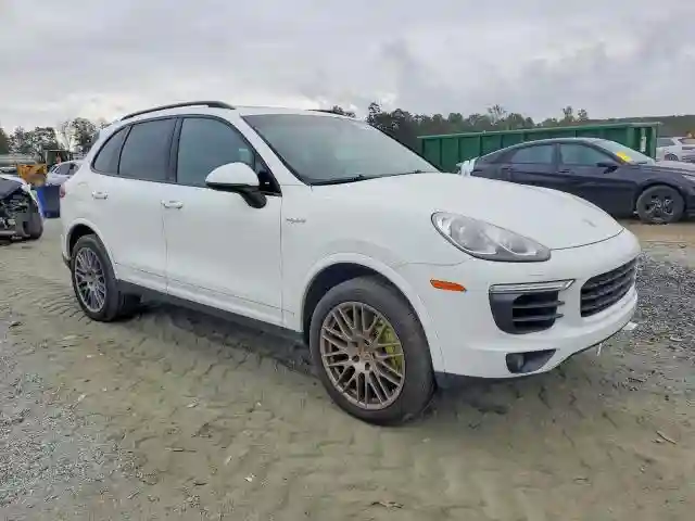 WP1AE2A27HLA70329 2017 PORSCHE CAYENNE-3
