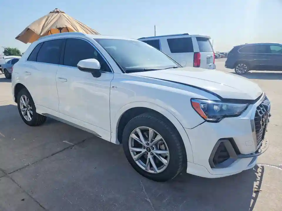 WA1DECF37M1045761 2021 AUDI Q3-3