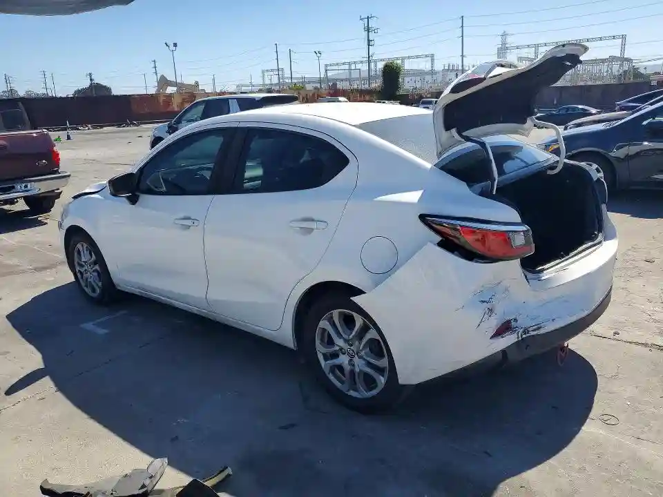 3MYDLBYV5HY148183 2017 TOYOTA YARIS-1