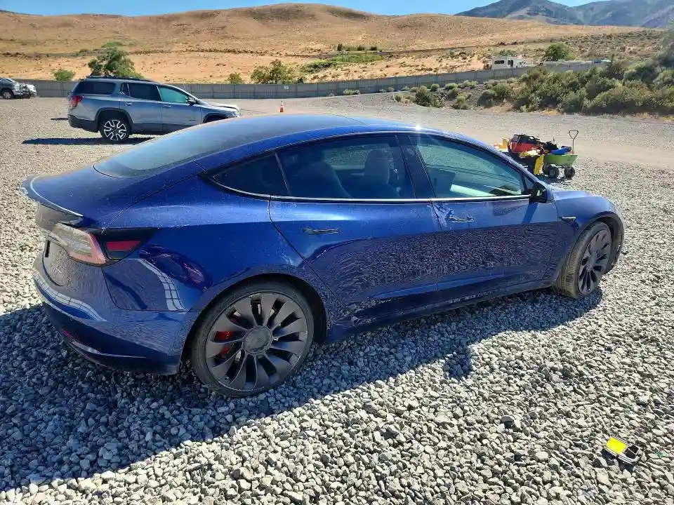 5YJ3E1EC2MF026520 2021 TESLA MODEL 3-2