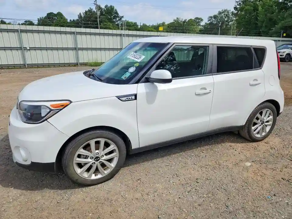 KNDJP3A58J7904120 2018 KIA SOUL-0