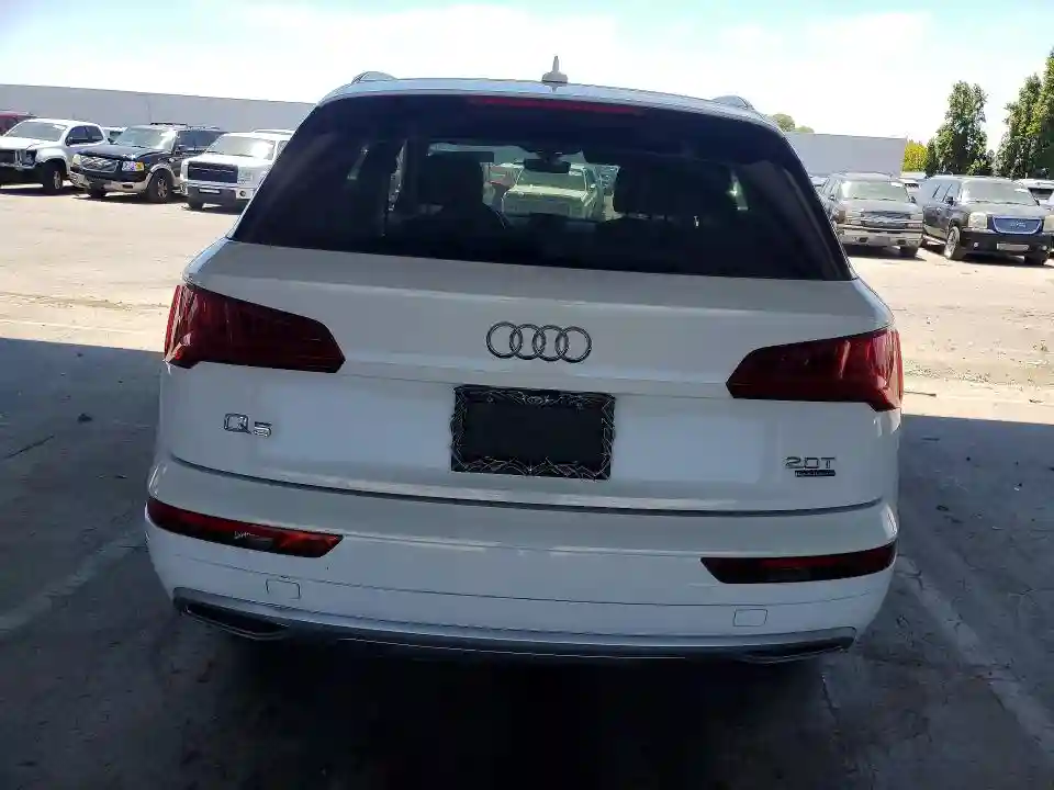 WA1ANAFY6J2014509 2018 AUDI Q5-5
