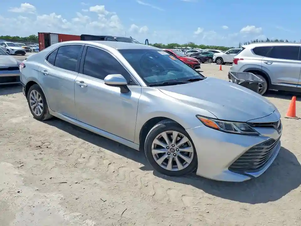 4T1B11HK7JU601803 2018 TOYOTA CAMRY-3
