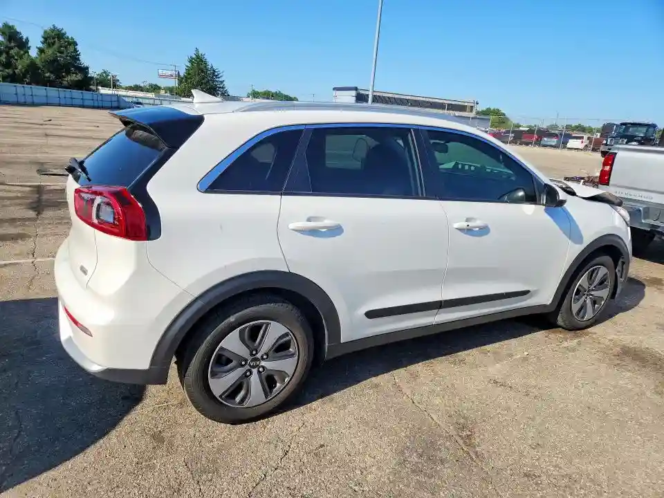 KNDCB3LC4H5085518 2017 KIA NIRO-2