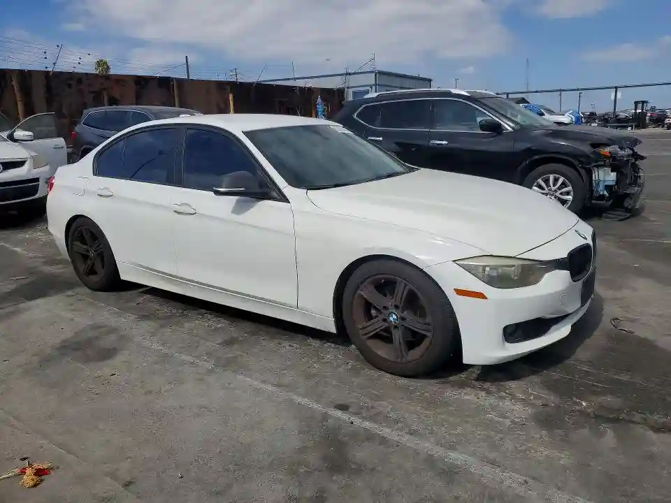 WBA3B1G56FNT07650 2015 BMW 3 SERIES-3