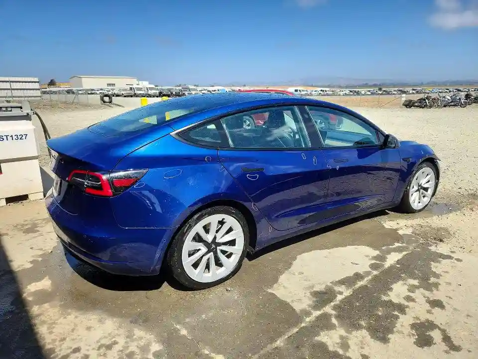 5YJ3E1EA6NF371341 2022 TESLA MODEL 3-2