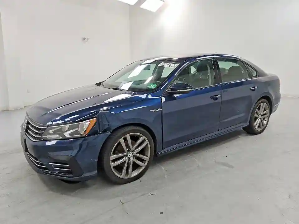 1VWAA7A33JC010327 2018 VOLKSWAGEN PASSAT-0