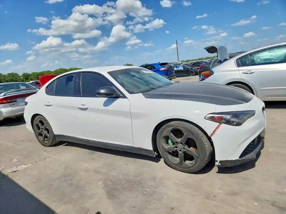 ZARFAEBN8J7566032 2018 ALFA ROMEO GIULIA-3