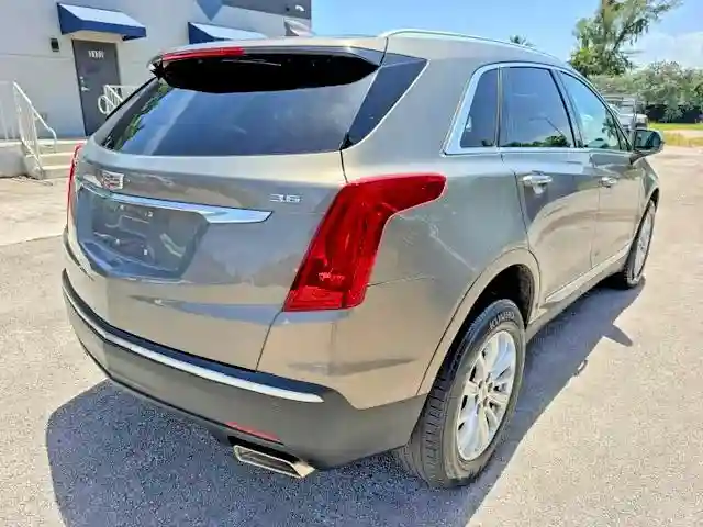 1GYKNARS2HZ240947 2017 CADILLAC XT5-2