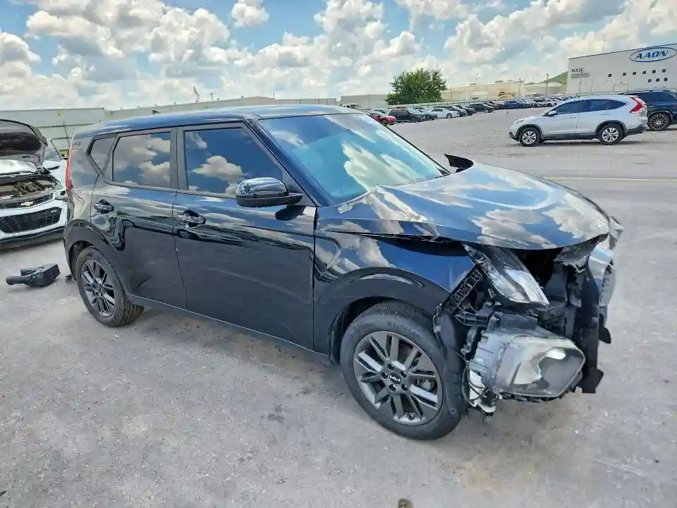 KNDJ33AU9N7153683 2022 KIA SOUL-3