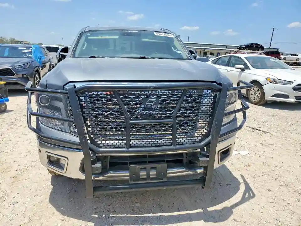 1N6AA1E63JN547608 2018 NISSAN TITAN-4