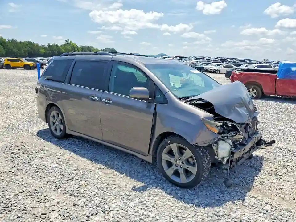 5TDXK3DCXGS702803 2016 TOYOTA SIENNA SE-3