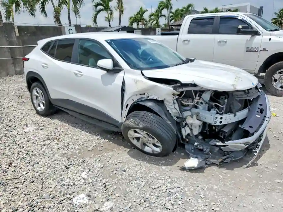 KL77LFE20RC002391 2024 CHEVROLET TRAX-3