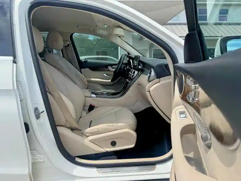 WDC0G4KB7HF242188 2017 MERCEDES-BENZ GLC-CLASS-4