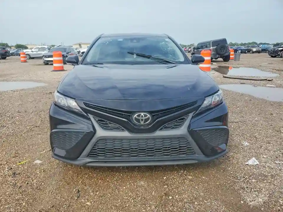 4T1G11AKXNU618651 2022 TOYOTA CAMRY-4