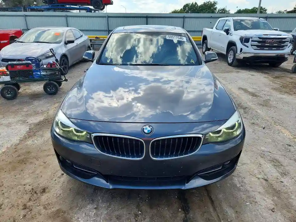 WBA8Z9C51JG827743 2018 BMW 3 SERIES-4
