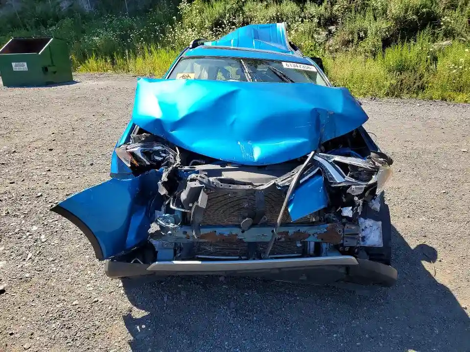 2T3RFREV9JW748158 2018 TOYOTA RAV4-4