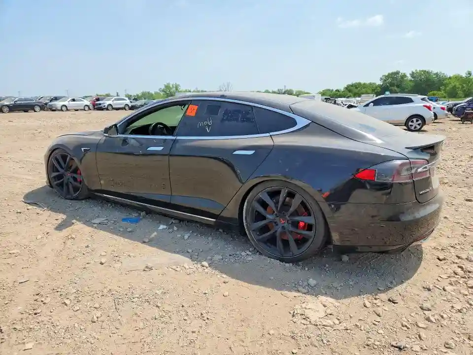 5YJSA1E41JF285480 2018 TESLA MODEL S-1