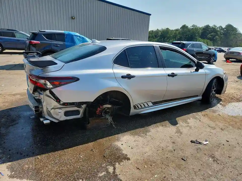 4T1G11AK0MU520615 2021 TOYOTA CAMRY-2
