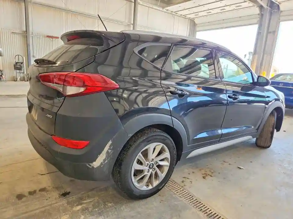 KM8J3CA46HU431084 2017 HYUNDAI TUCSON-2