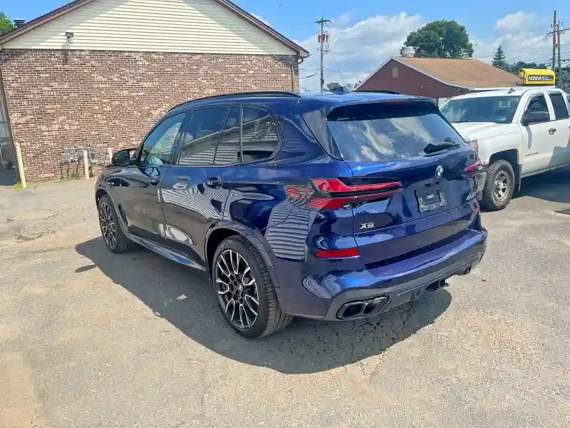5UX33EU03R9T09335 2024 BMW X5 M60I-1