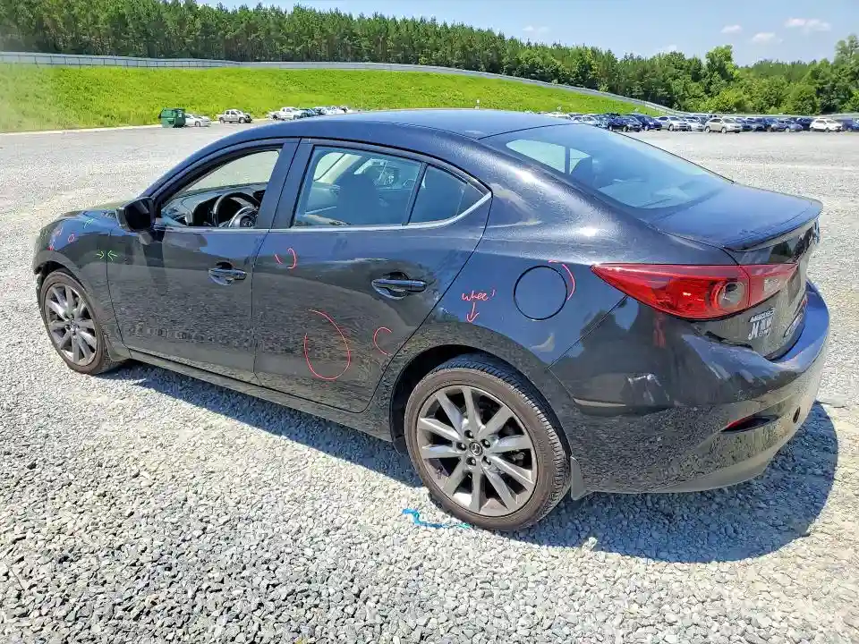 3MZBN1V31JM163318 2018 MAZDA 3-1
