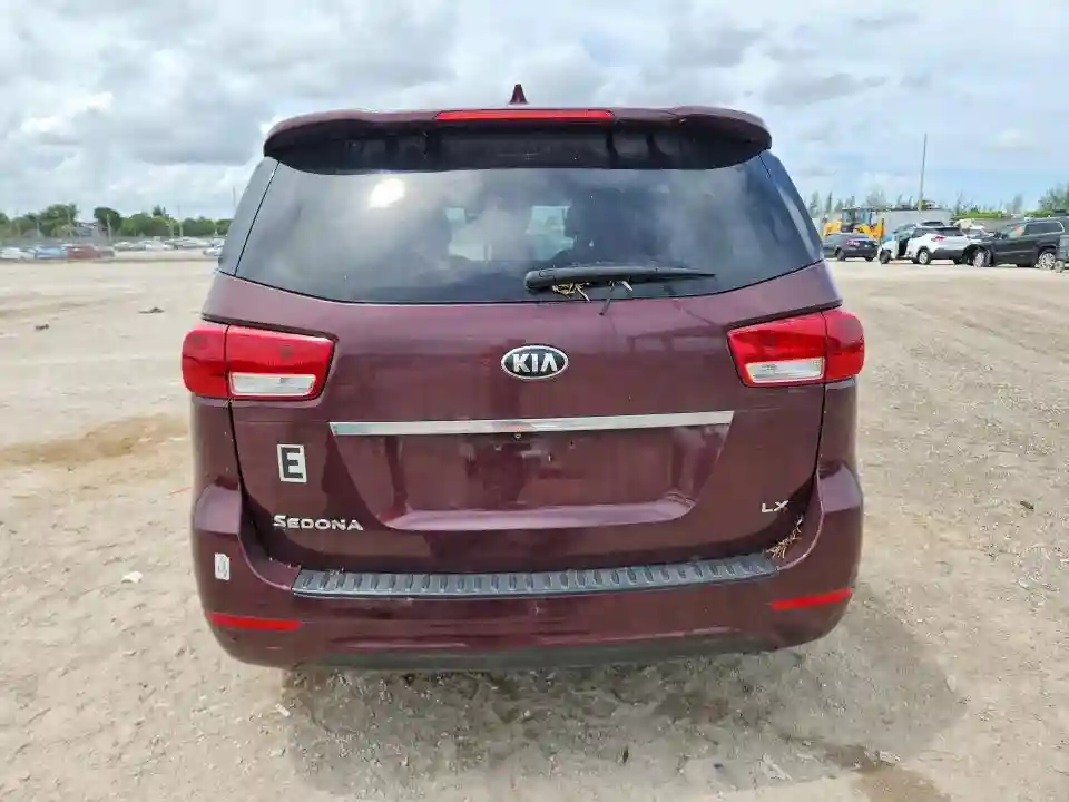 KNDMB5C16H6241163 2017 KIA SEDONA-5