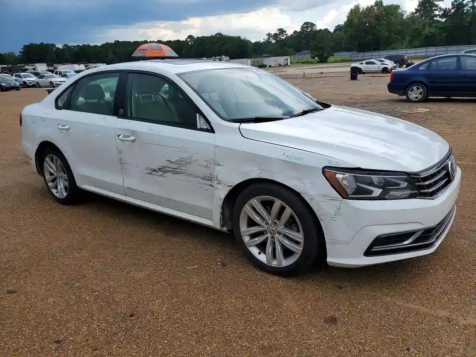 1VWLA7A32KC008076 2019 VOLKSWAGEN PASSAT-3