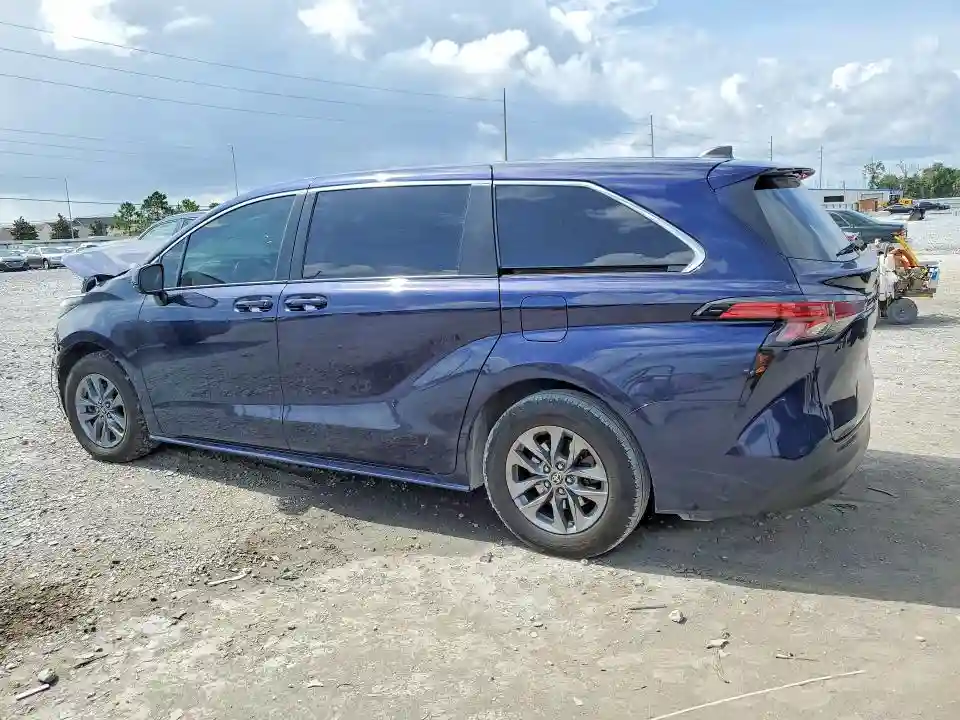 5TDKRKEC1NS109147 2022 TOYOTA SIENNA-1