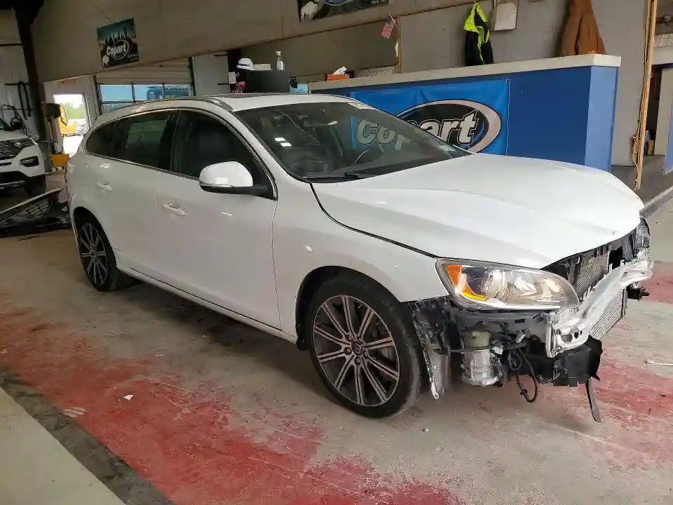 YV1612SB1F1210749 2015 VOLVO V60-3