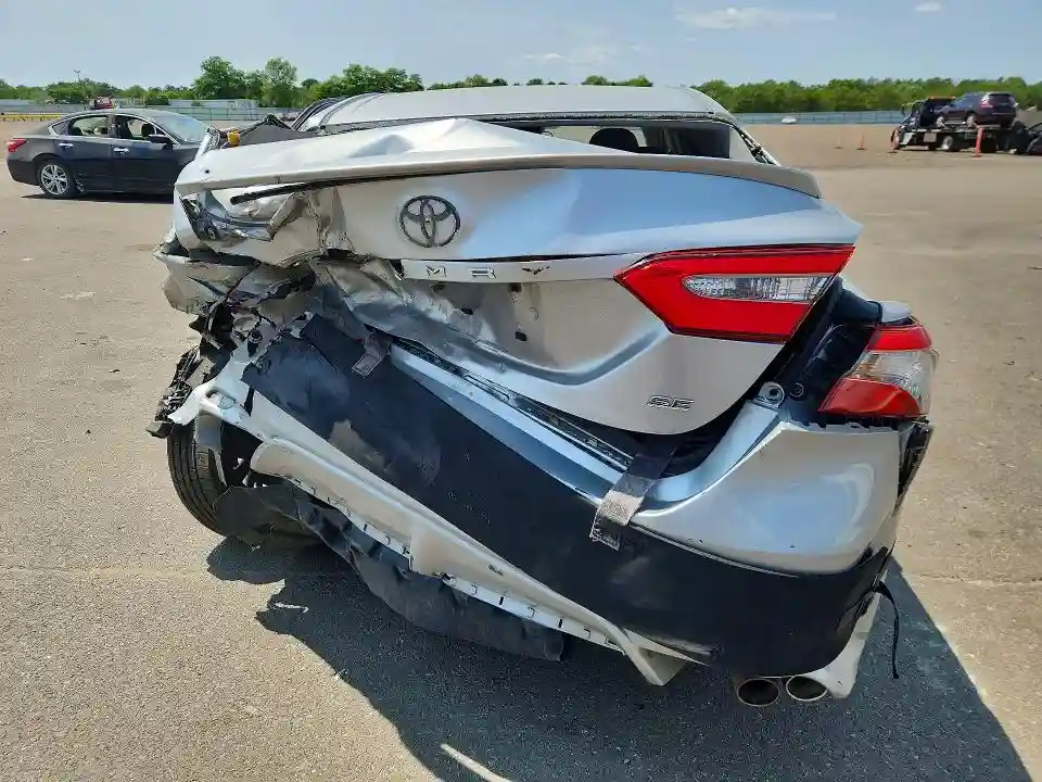 JTNB11HK1J3011554 2018 TOYOTA CAMRY-5