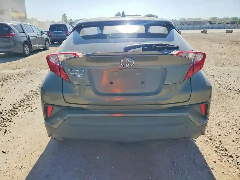 NMTKHMBX2MR126705 2021 TOYOTA C-HR-5