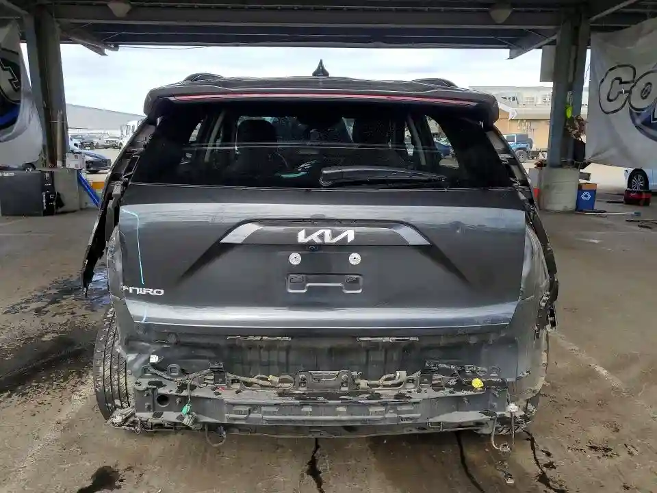 KNDCR3L17P5037231 2023 KIA NIRO-5