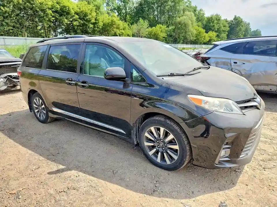 5TDDZ3DC4JS189702 2018 TOYOTA SIENNA-3