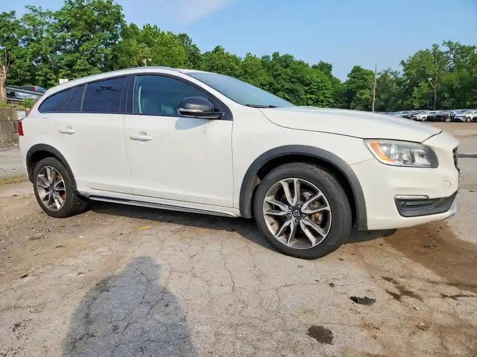 YV4612HK5G1008606 2016 VOLVO V60-3