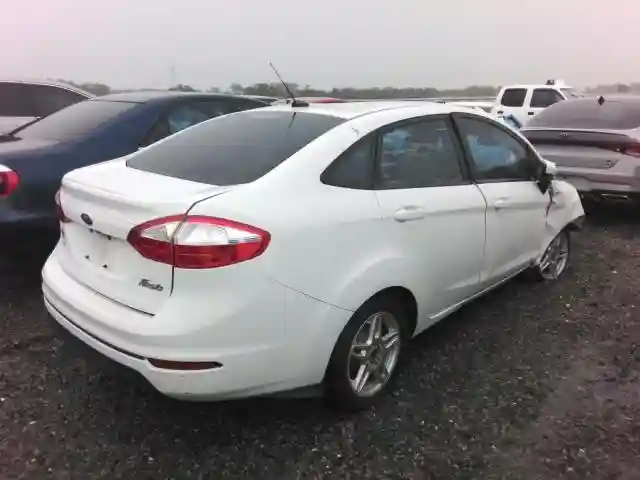3FADP4BJ1JM133848 2018 FORD FIESTA-2