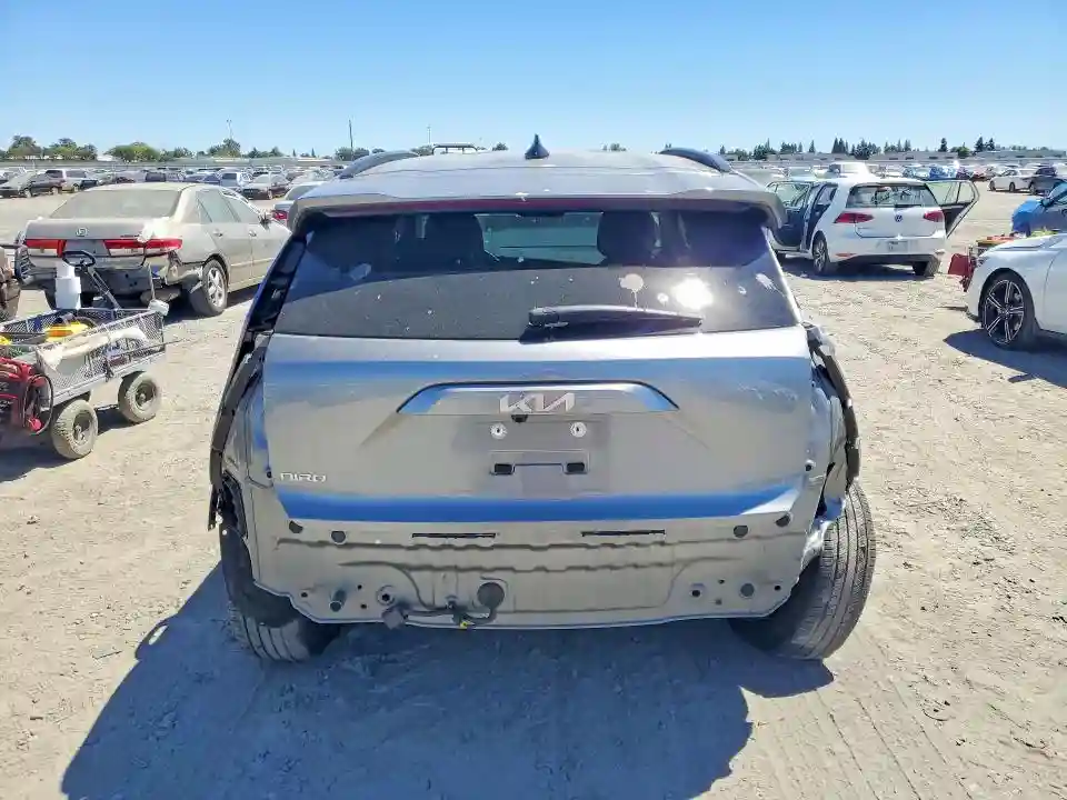 KNDCR3L17P5061948 2023 KIA NIRO-5