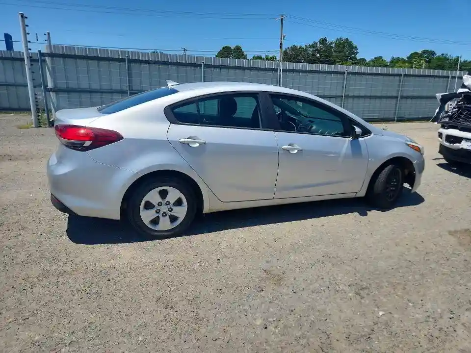 3KPFL4A73HE125260 2017 KIA FORTE-2